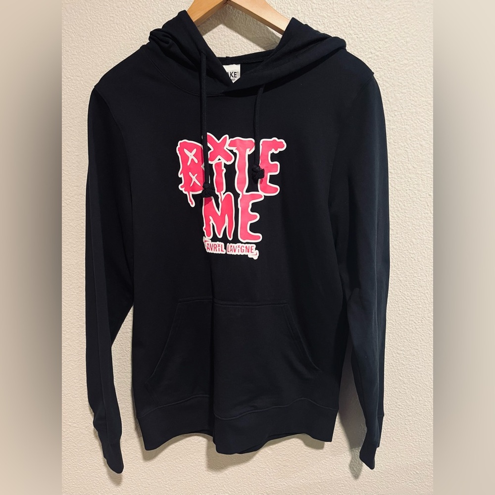 Avril Lavigne Bite Me Printed Black Pullover Hoodie Sweatshirt Size Small NWOT